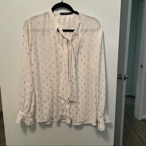 Zara Cream Tie Neck blouse with Gold Accent size XL - Picture 2 of 5